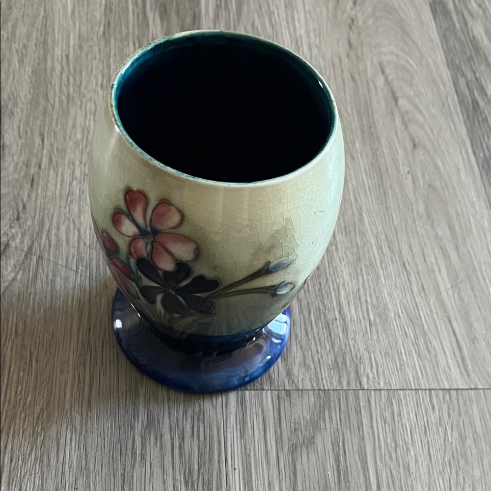 Floral Ceramic Vase with Blue Base vintage!